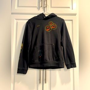 nike go the extra smile black kids Youth graphic hoodie smiley face size large